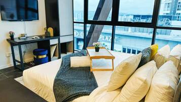 Separate tub and shower, free toiletries, hair dryer, towels