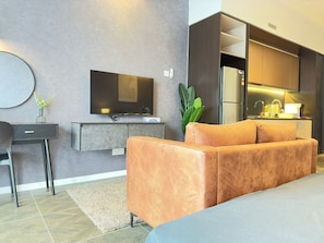 Estudio superior, vista a la ciudad | 1 habitación, insonorización y wifi gratis