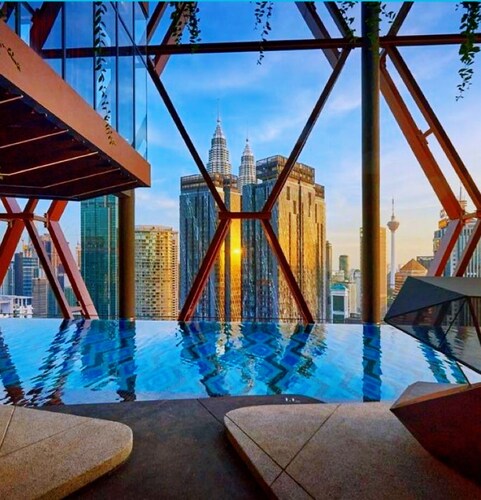 Scarletz Suites KLCC by Purple Orchid