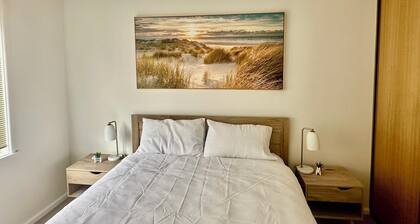 Gravity Stayz - 5min ride to the Mogo Trails and beautiful beaches