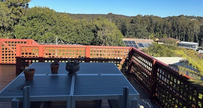 Gravity Stayz - 5min ride to the Mogo Trails and beautiful beaches