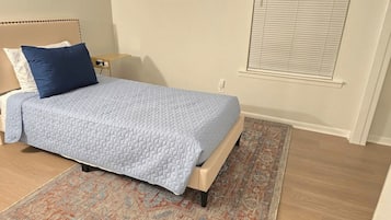 3 bedrooms, iron/ironing board, free WiFi
