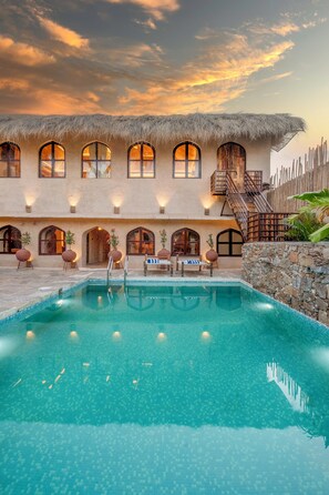 Outdoor pool, sun loungers