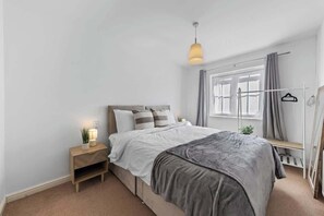 3 habitaciones, tabla de planchar con plancha y wifi gratis 