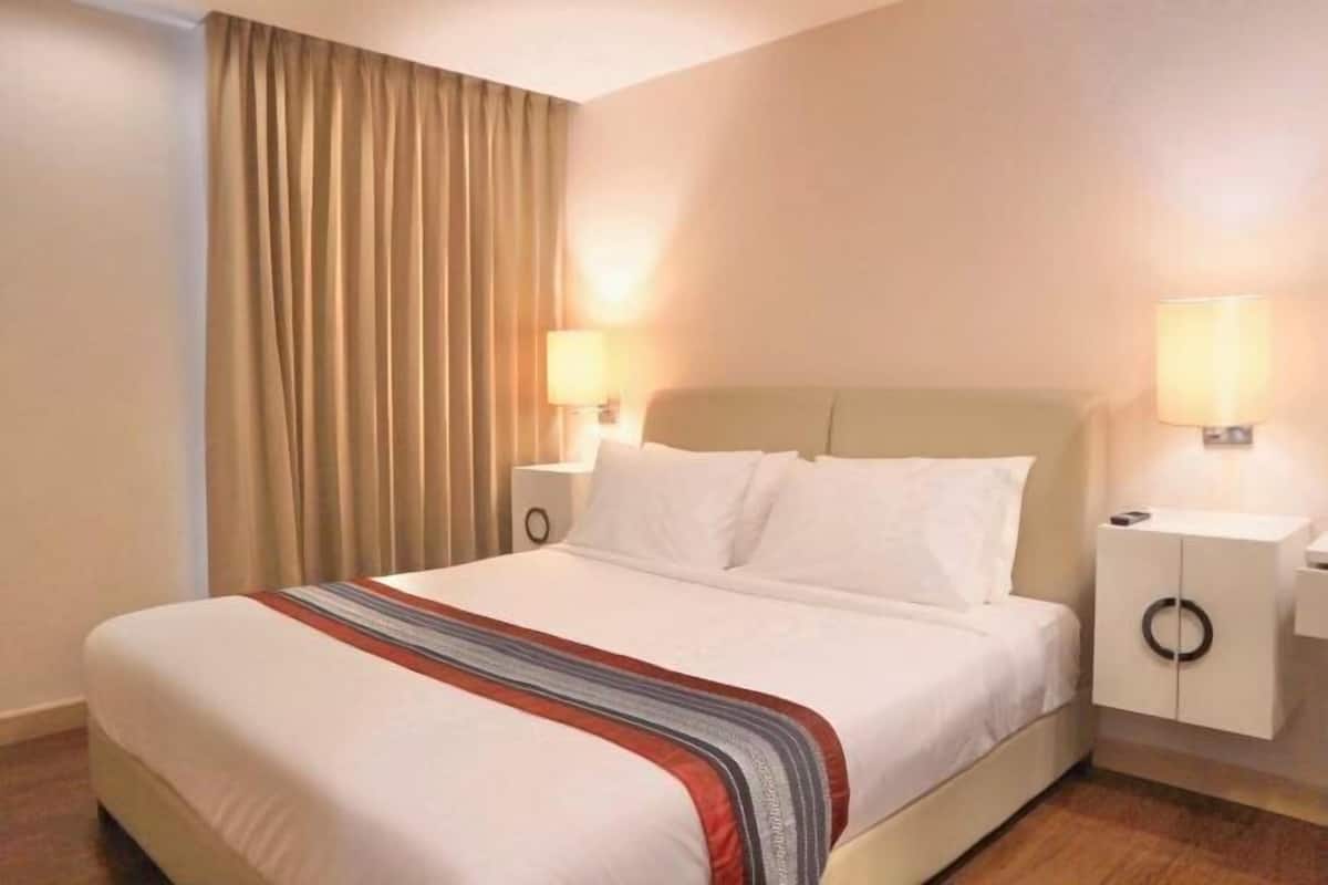 1 dormitori, minibar gratuït, caixa forta a l'habitació i escriptori