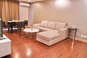 Smart TV 43 pulgadas con canales de televisión vía satélite