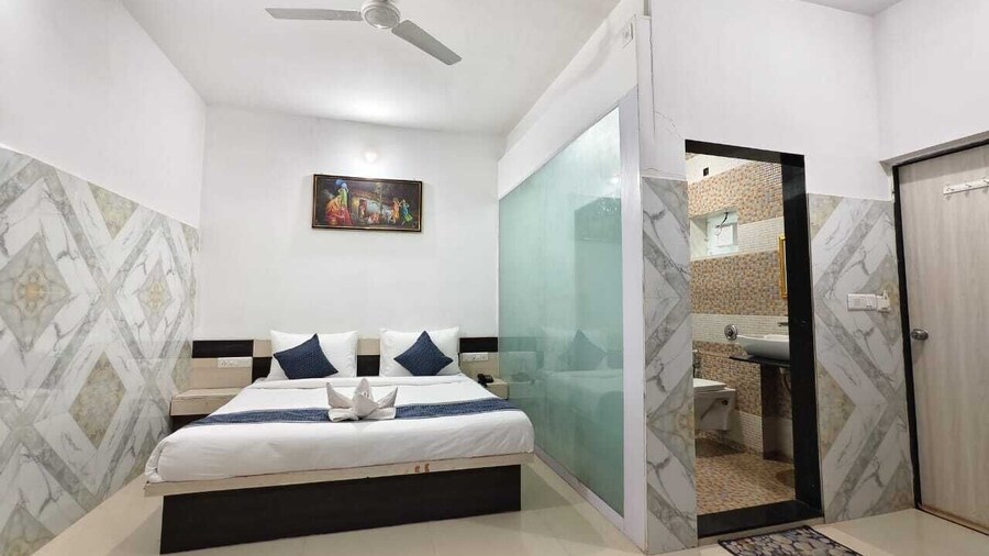 Hotel Hari Om Swimming Pool In Diu