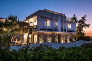 المنشأة من الخارج