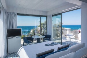 1 habitación, cortinas blackout y sistema de insonorización 