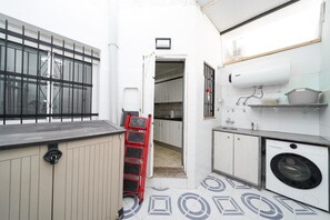Interior - 4-bed Villa, Sleeps 8, Pets Ok & 10 min to Beach (Los Alcazares)