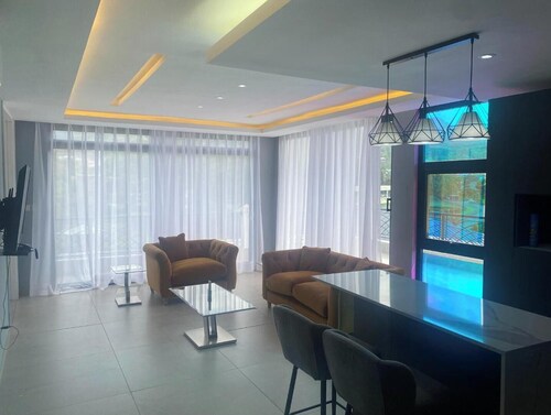 Home Xperience Luxury Apartments