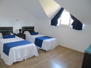 3 Schlafzimmer, Zimmersafe, Bügeleisen/Bügelbrett, kostenloses WLAN