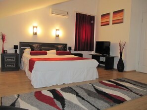 3 bedrooms, in-room safe, iron/ironing board, free WiFi