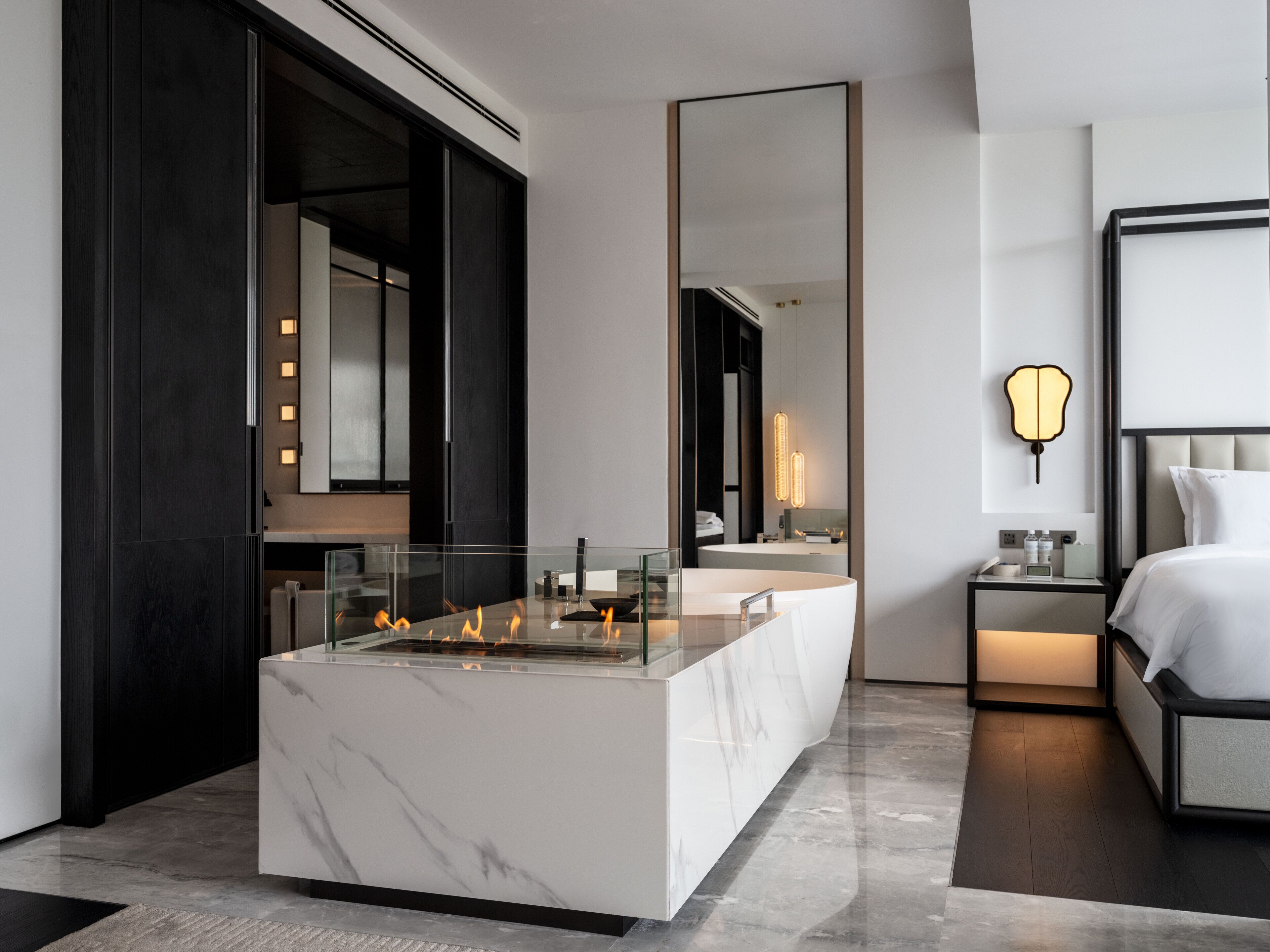 高档床上用品、羽绒被、迷你吧、特色装修