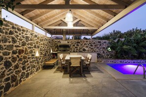 Outdoor dining - Villa Evgenia - Serenity (Petrokefali)