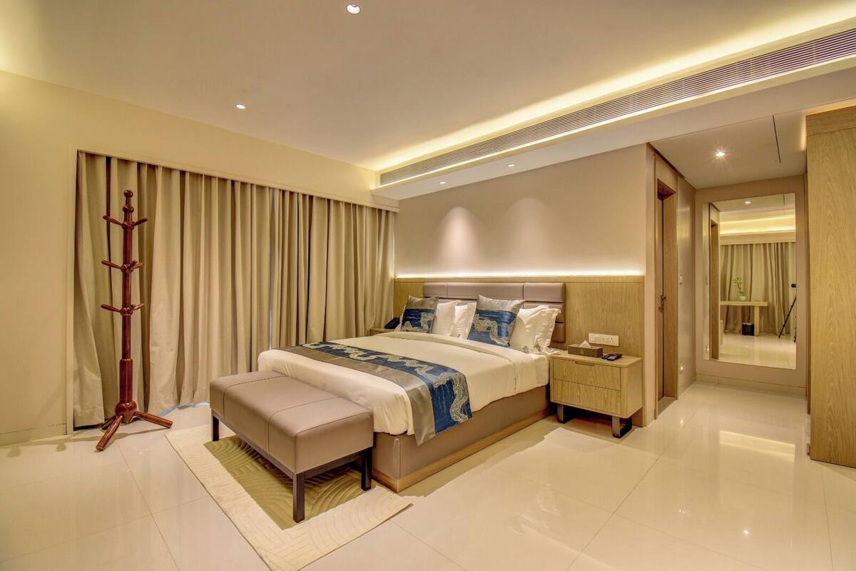 Superior Studio Suite | Peralatan tempat tidur premium, peti besi dalam bilik