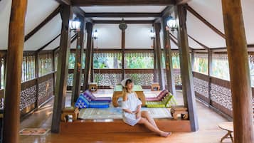 Family Villa, Garden View | Living area