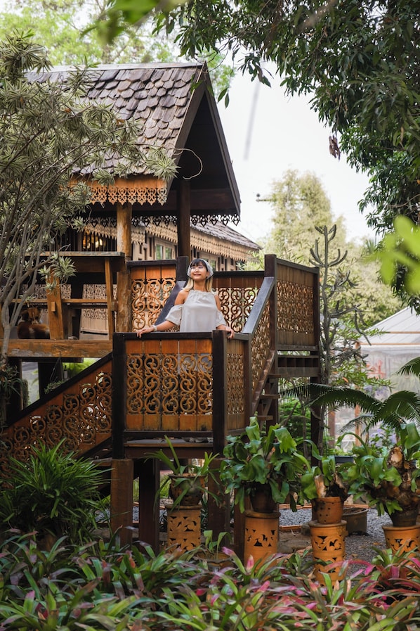 Family Villa, Garden View | Terrace/patio