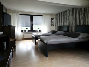 2 Schlafzimmer, Bügeleisen/Bügelbrett, kostenloses WLAN, Bettwäsche