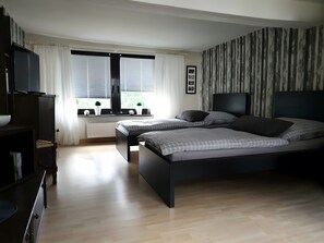 2 bedrooms, iron/ironing board, free WiFi, bed sheets