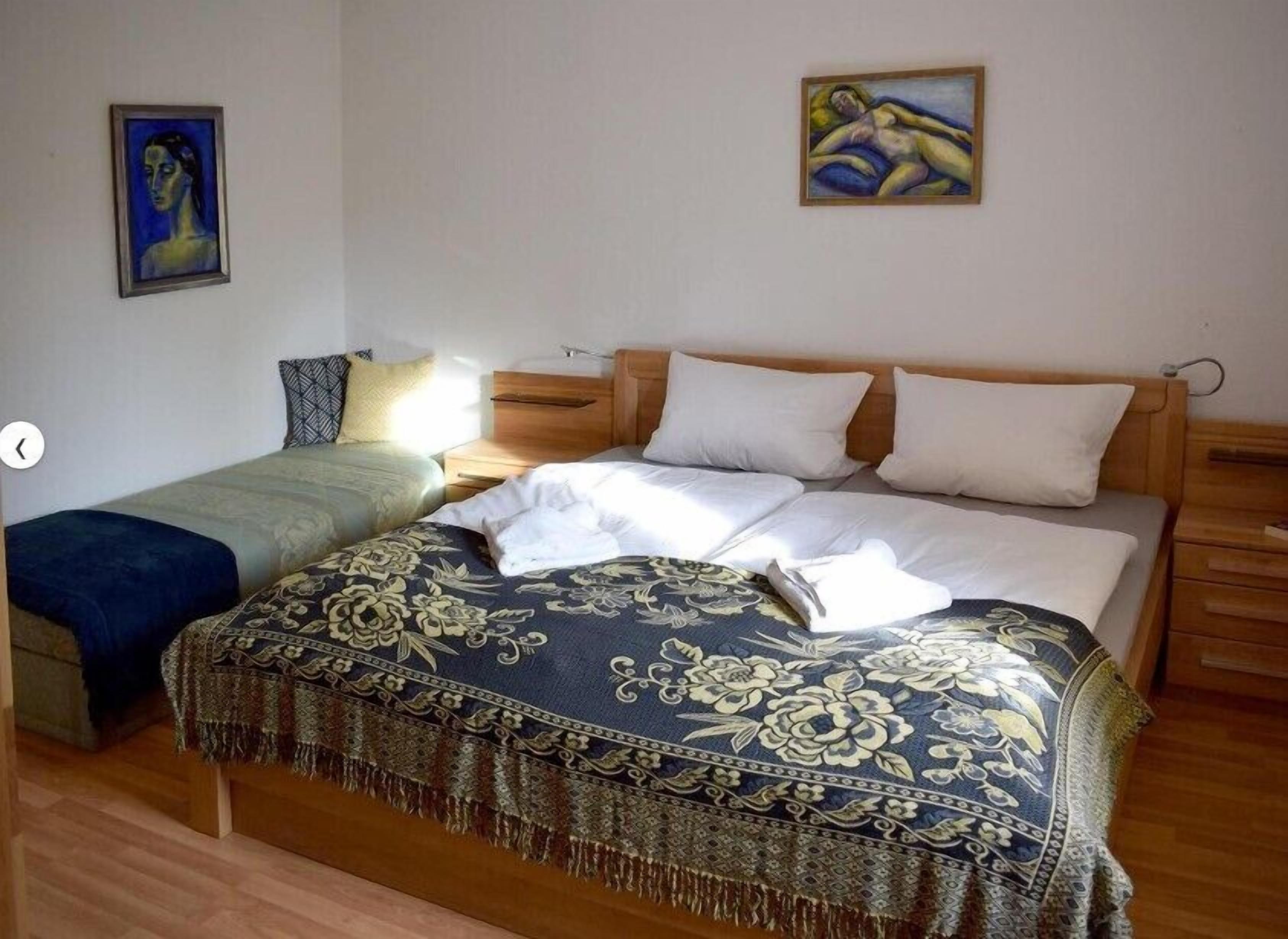 2 habitaciones, wifi gratis y ropa de cama 