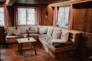 TV, fireplace, DVD player, table tennis