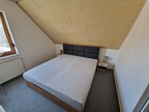 2 bedrooms, free WiFi, bed sheets