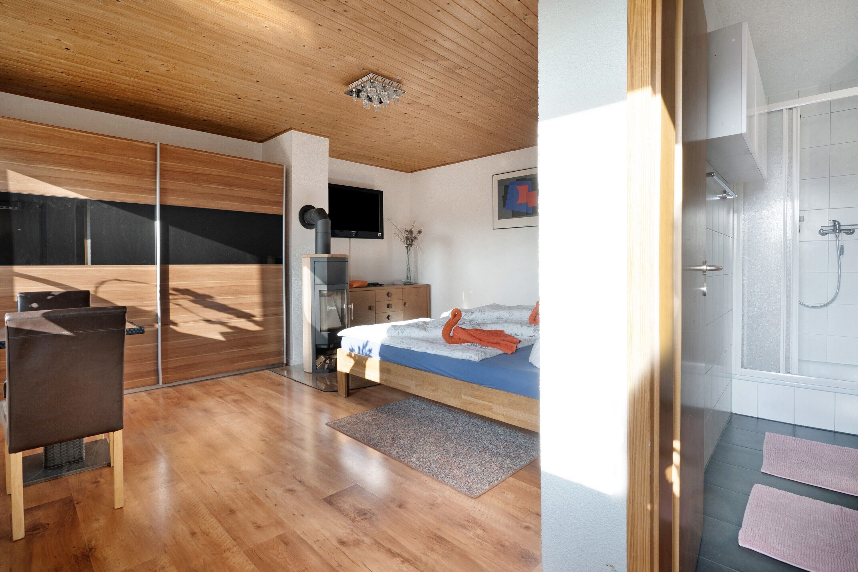 1 camera, Wi-Fi gratuito, lenzuola