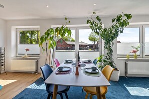 Dining - Apartment 'Atelier' with Wi-Fi (Ihlow)