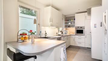 Wasserkocher mit Kaffee-/Teezubehör