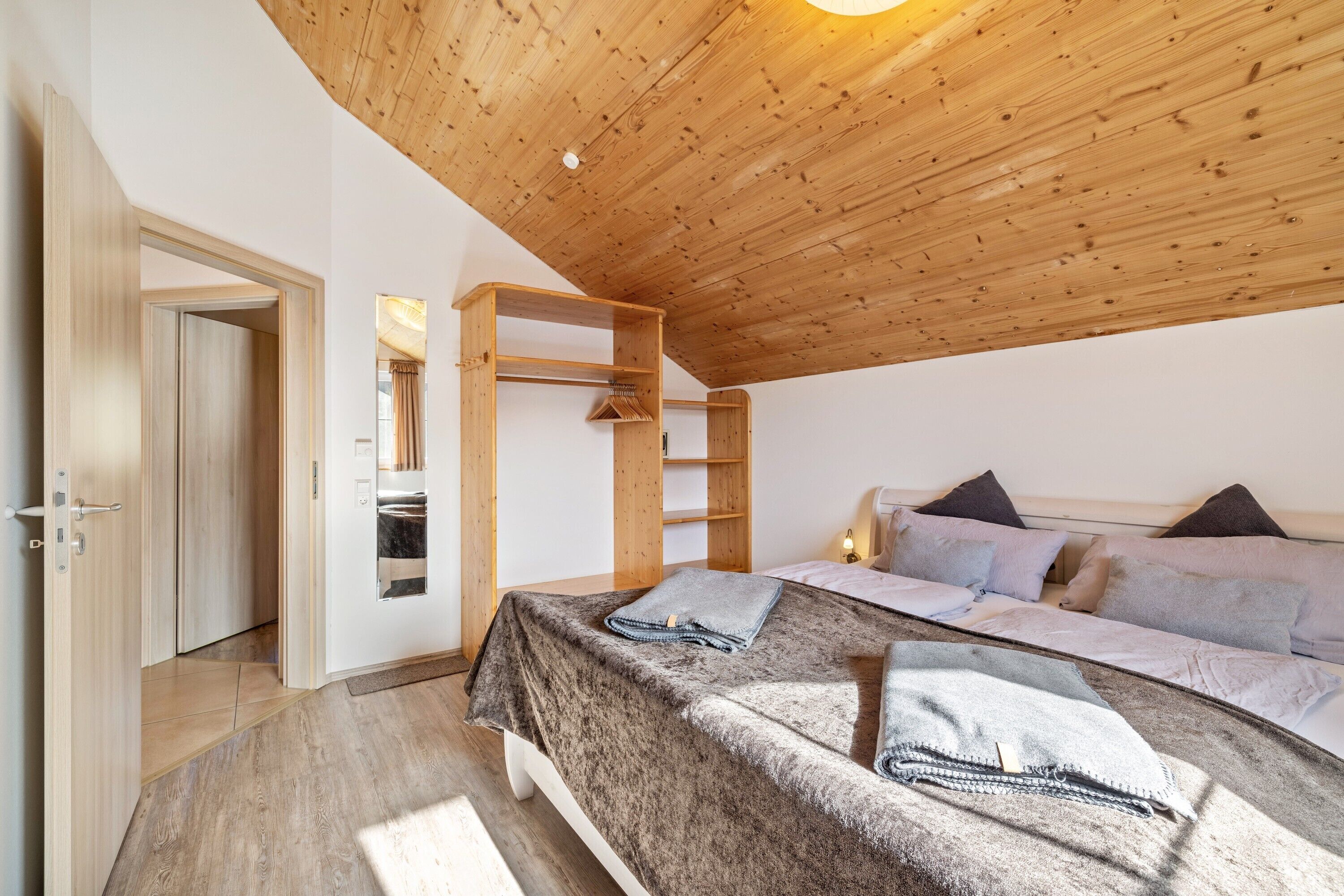 3 chambres, fer et planche à repasser, Wi-Fi gratuit, draps fournis