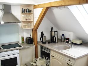 Frigorífic, microones, forn i placa de cuina 