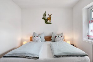 1 habitación, tabla de planchar con plancha, wifi gratis y ropa de cama 