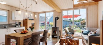 Ferienhaus 'Annes Bootshaus' mit Seeblick, privater Terrasse und Wi-Fi