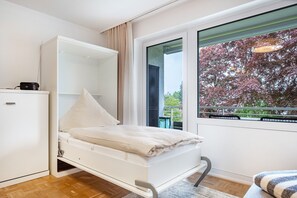 1 bedroom, iron/ironing board, free WiFi, bed sheets - Apartment 'Bühlchen' with Mountain View, Balcony and Wi-Fi (Titisee)