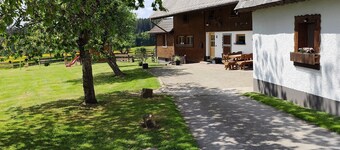 Holiday Home 'Hüttenwiesenhof Ketterer' with Private Terrace, Shared Garden & Wi-Fi