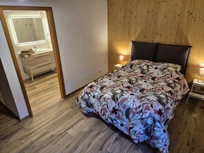 Superior Double Room, Private Bathroom | Free WiFi - Chambres Thirion (Saint-Hippolyte)