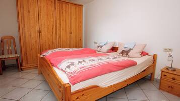 1 bedroom, free WiFi, bed sheets