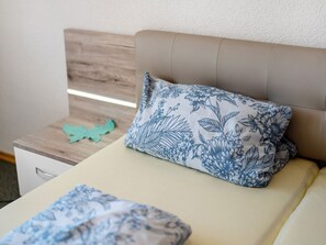 1 bedroom, free WiFi, bed sheets