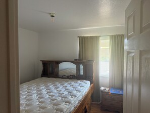3 Schlafzimmer, Schreibtisch, Bügeleisen/Bügelbrett, kostenloses WLAN
