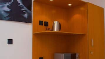 Comfort Room | Desk, laptop workspace, iron/ironing board, free WiFi