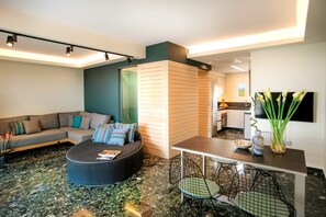 Apartment | 1 bedroom, desk
