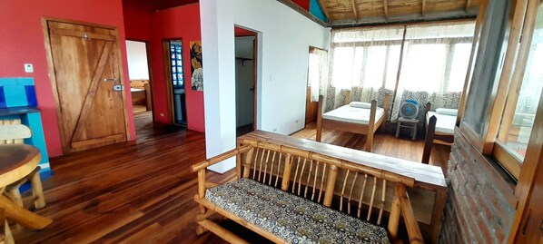 Classic Apartment, Beach View | Free WiFi