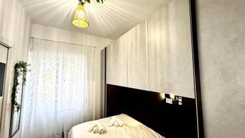 1 camera, una scrivania, Wi-Fi gratuito, lenzuola