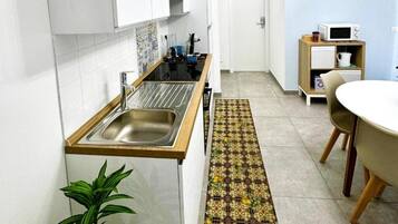 Fridge, microwave, oven