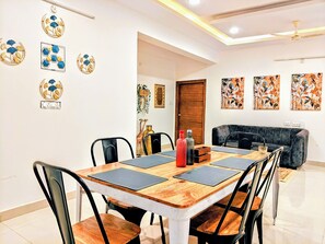 Dining - 3bhk in Madhapur. Close to Hitex, Mindspace (Hyderabad)