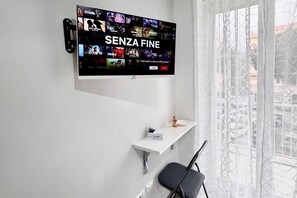 Interior - Confort room with private bath in Rome, Metro C (Roma)