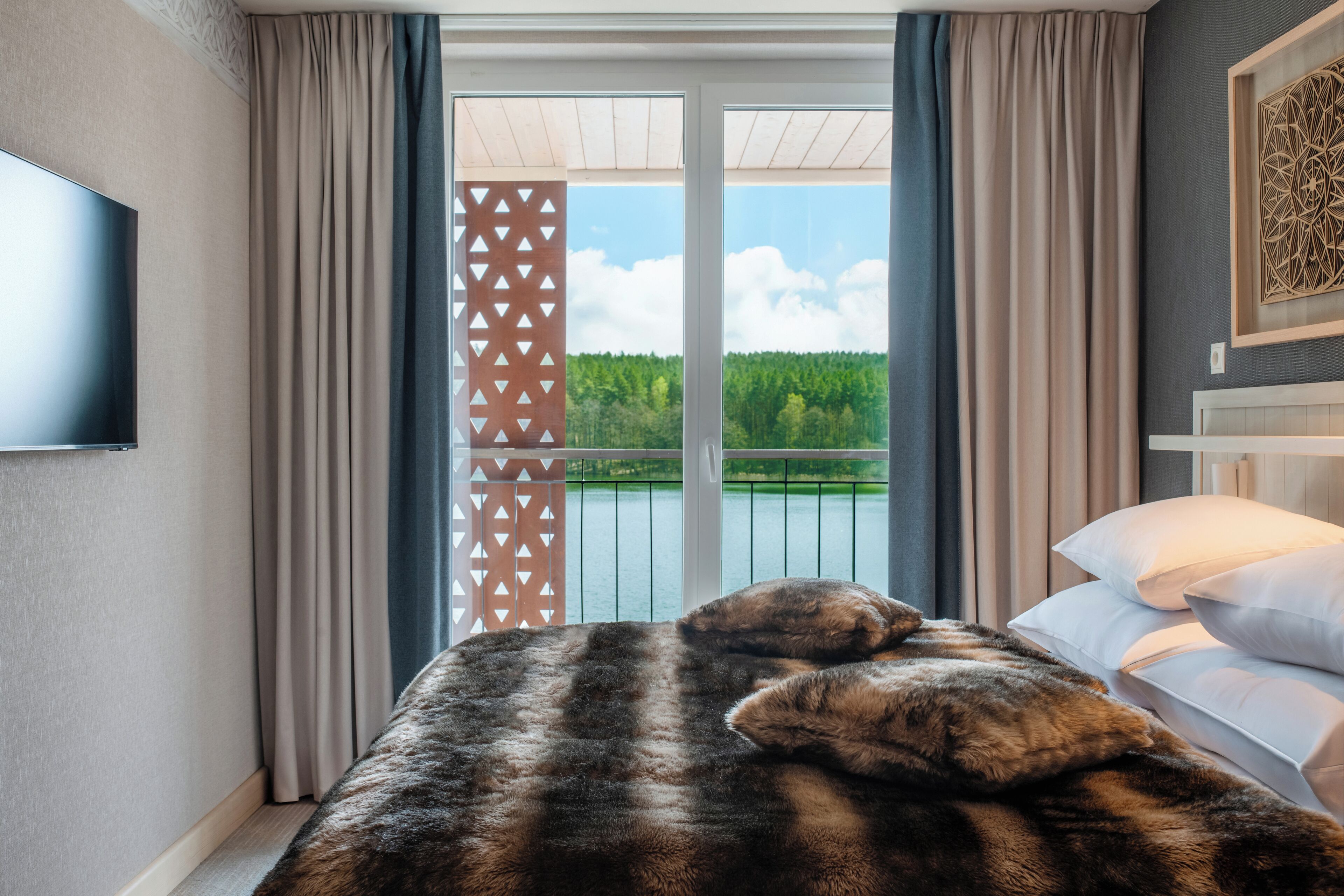 PREMIERE DOUBLE VIEW | Minibar, in-room safe, desk, free WiFi