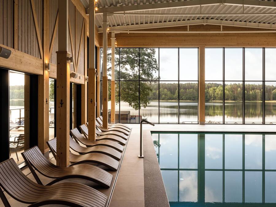 Indendørs pool