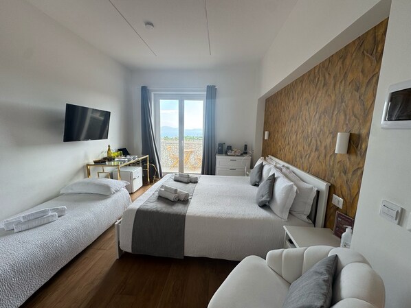 1 bedroom, iron/ironing board, travel cot, WiFi